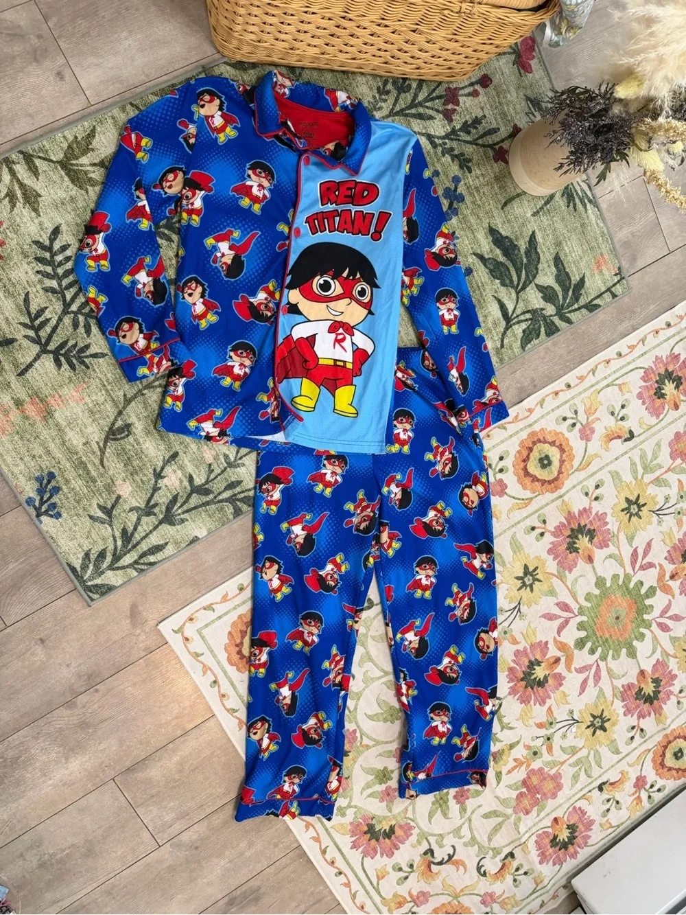 Ryan’s World Boys Two Piece Pajamas Set Size Large Long Sleeve Button Up & Pants